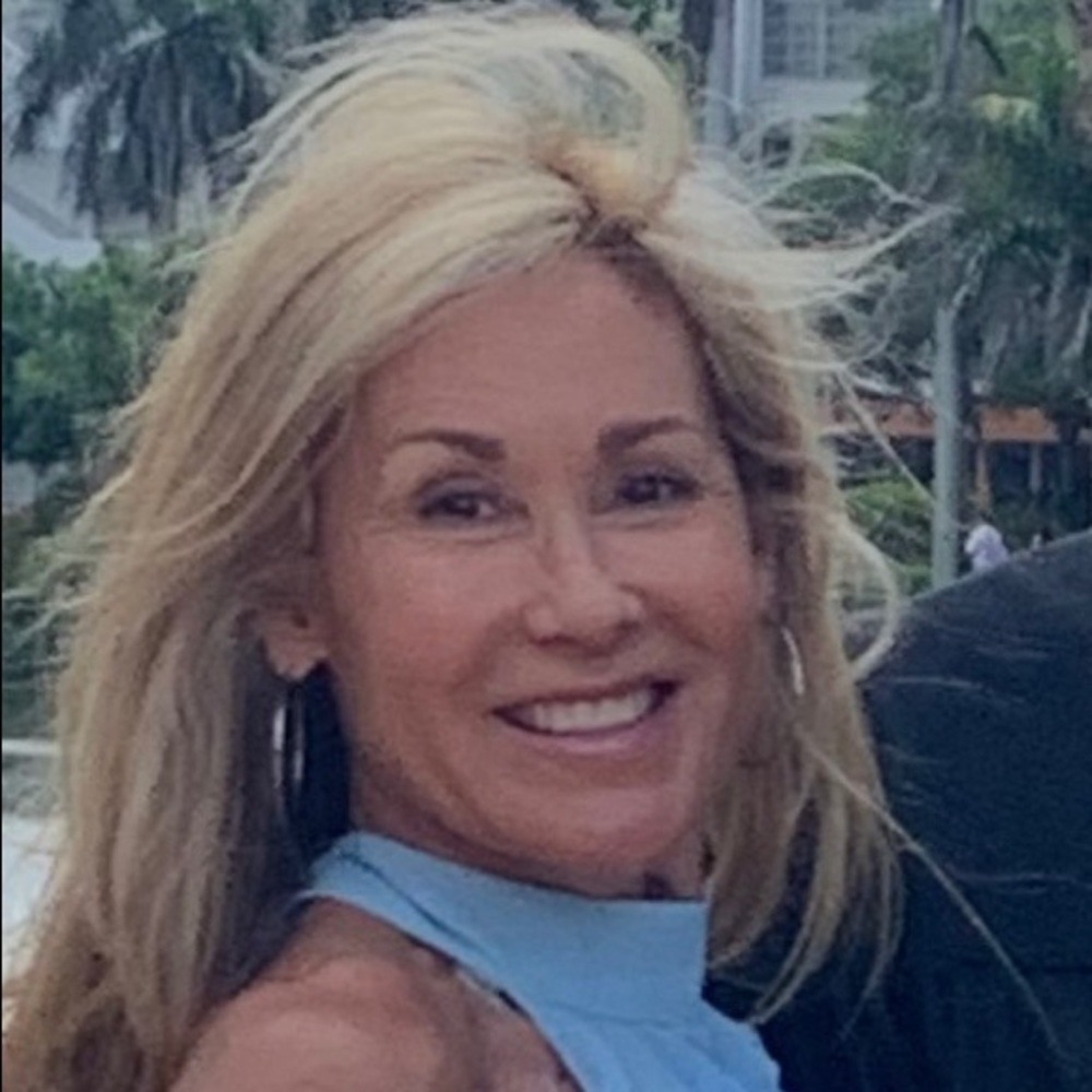 Meet your Posher, Debbi